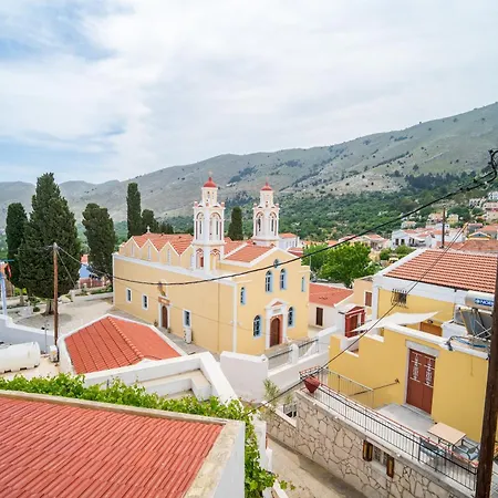Fotis *